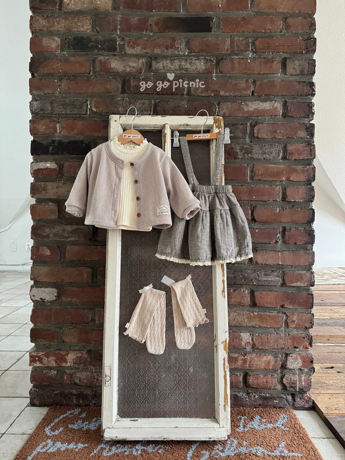 [PRE-ORDER] Anna Knee Socks