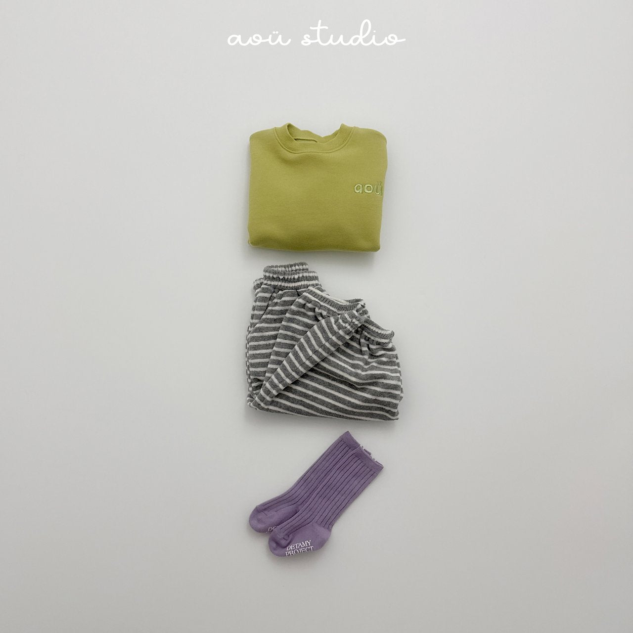 [PRE-ORDER] Snug Sweatshirts
