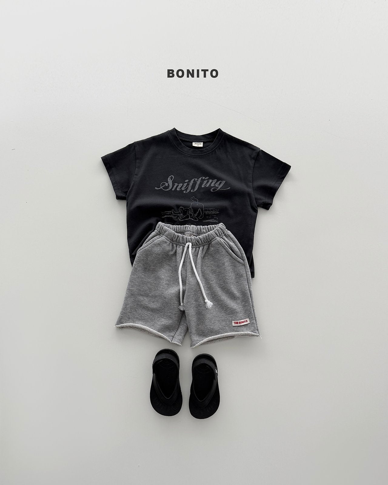 [PRE-ORDER] Sniffing T-Shirts