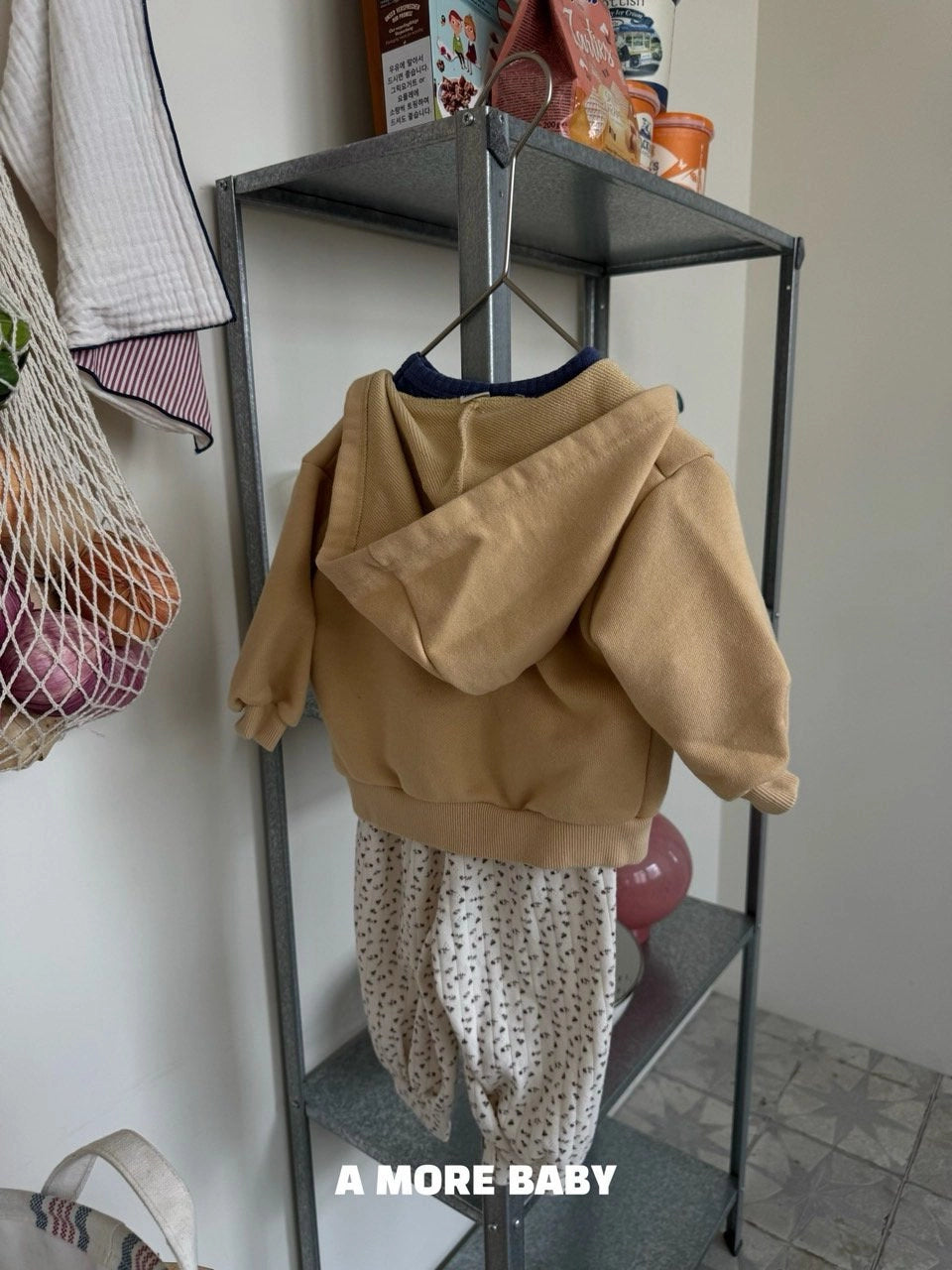 [PRE-ORDER] Strawberry Star Hoodie Jacket