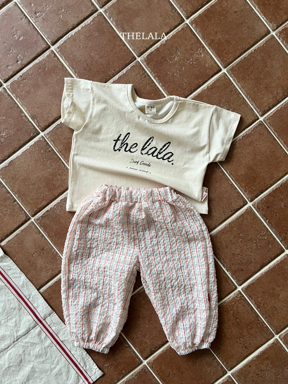 [PRE-ORDER] Lettering T-Shirts (Mom Couple)