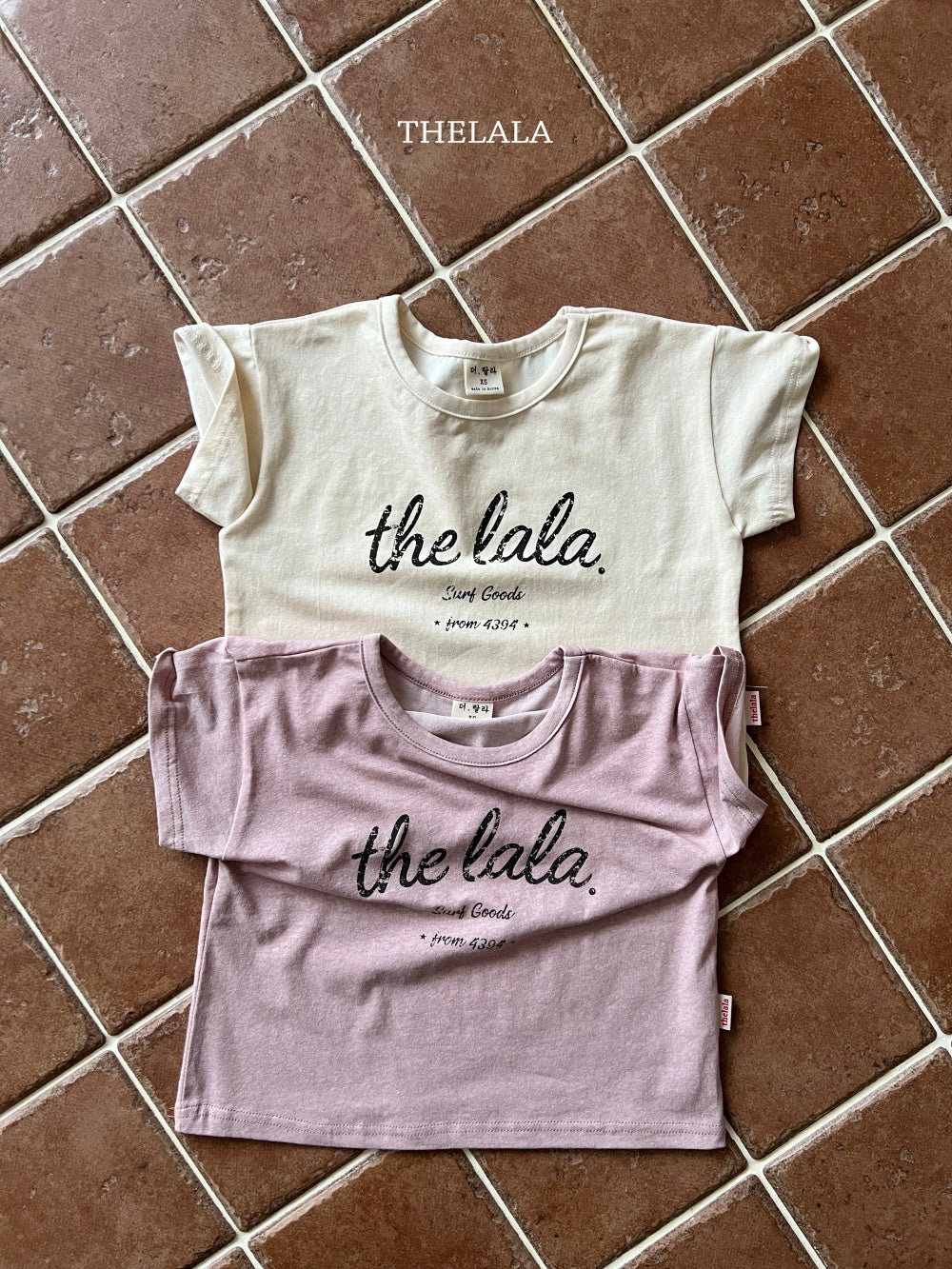 [PRE-ORDER] Lettering T-Shirts (Mom Couple)
