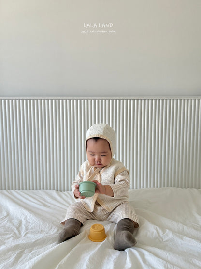 [PRE-ORDER] Cream Chees Baby Cardigan