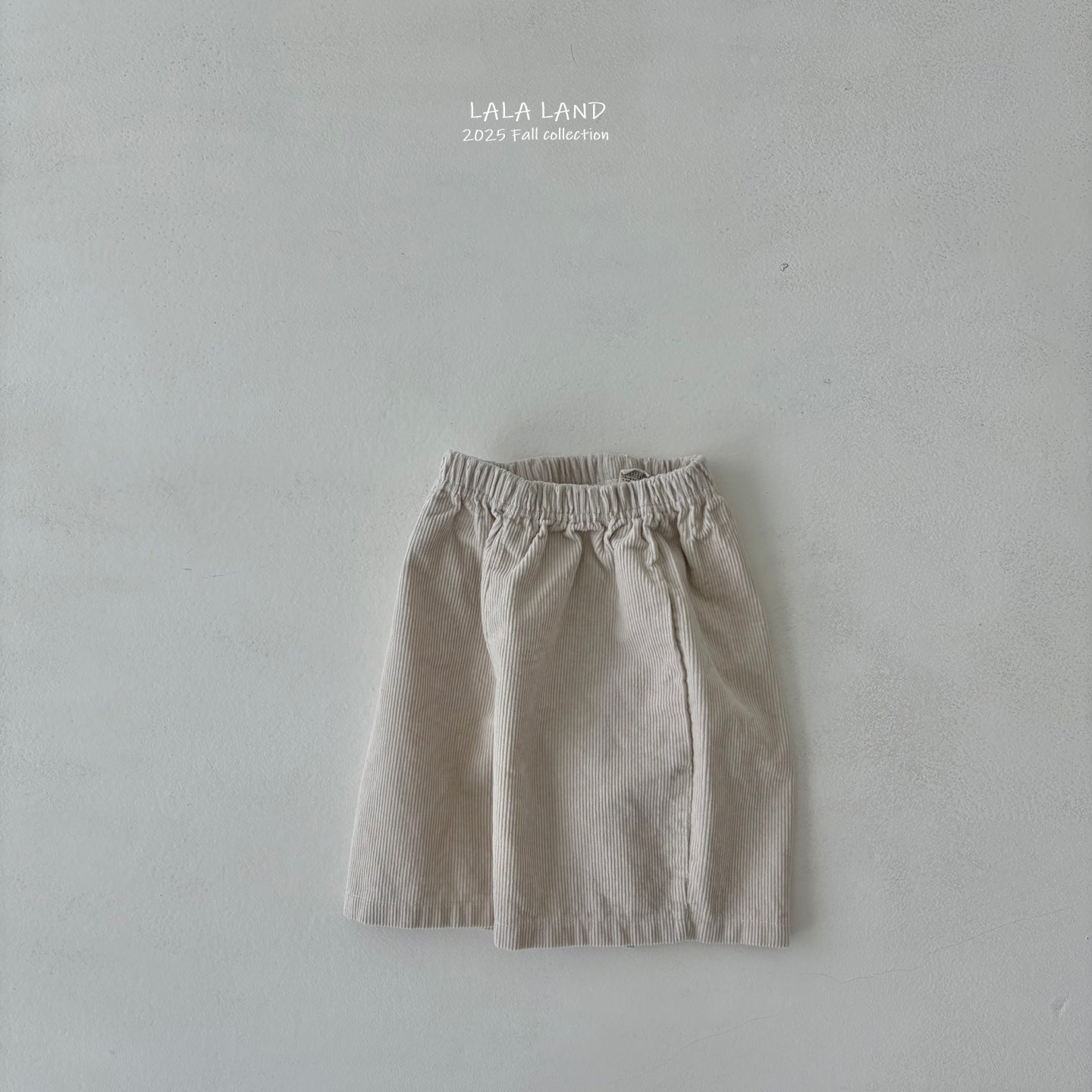 [PRE-ORDER] Corduroy Bermuda Pants
