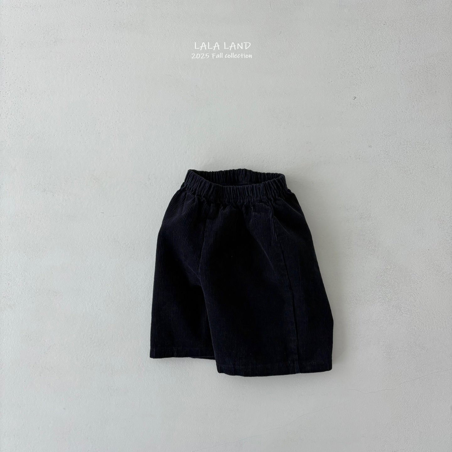 [PRE-ORDER] Corduroy Bermuda Pants