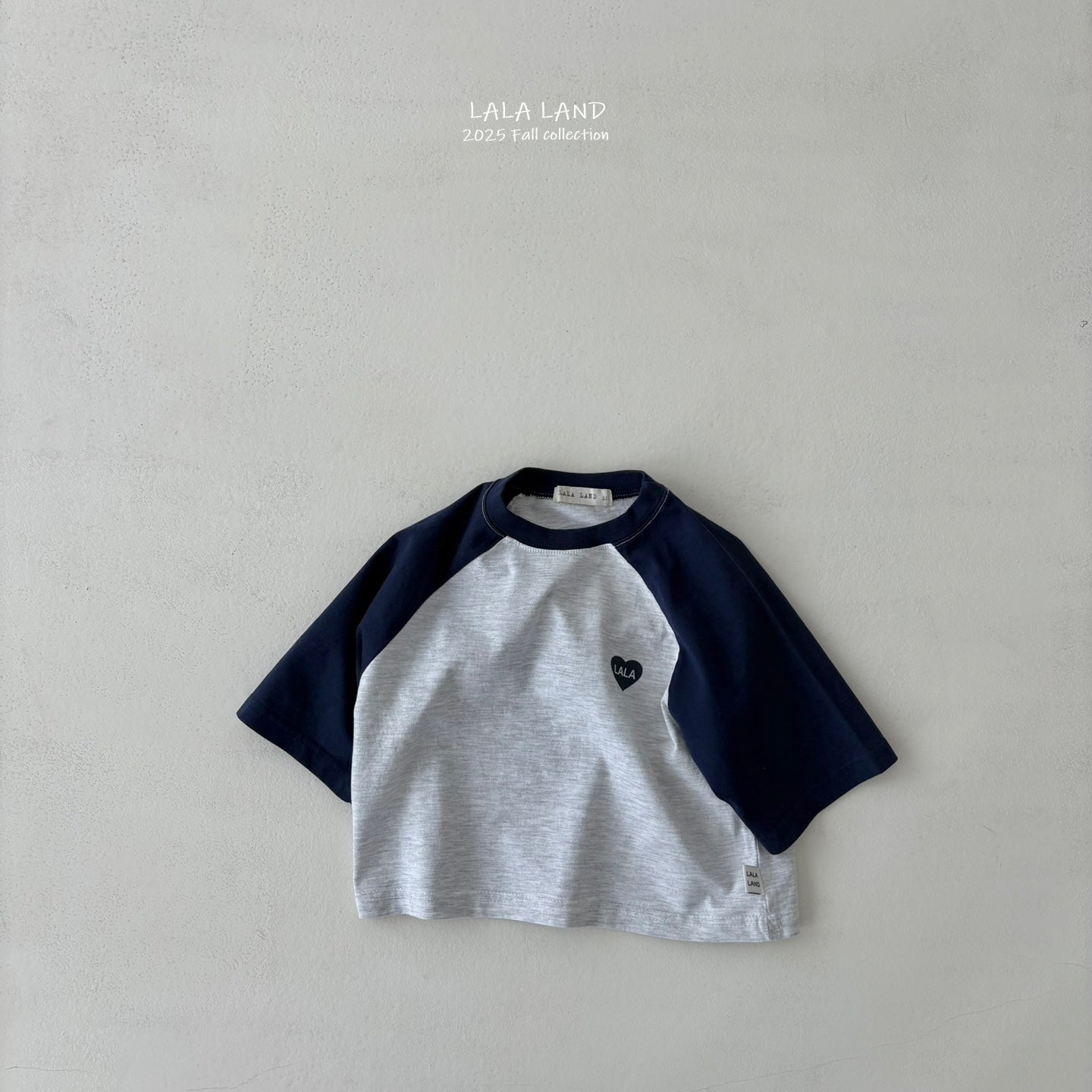 [PRE-ORDER] Heart Raglan T-Shirts