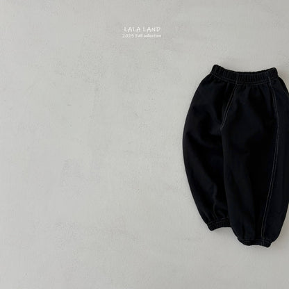 [PRE-ORDER] Black&White Jogger Pants
