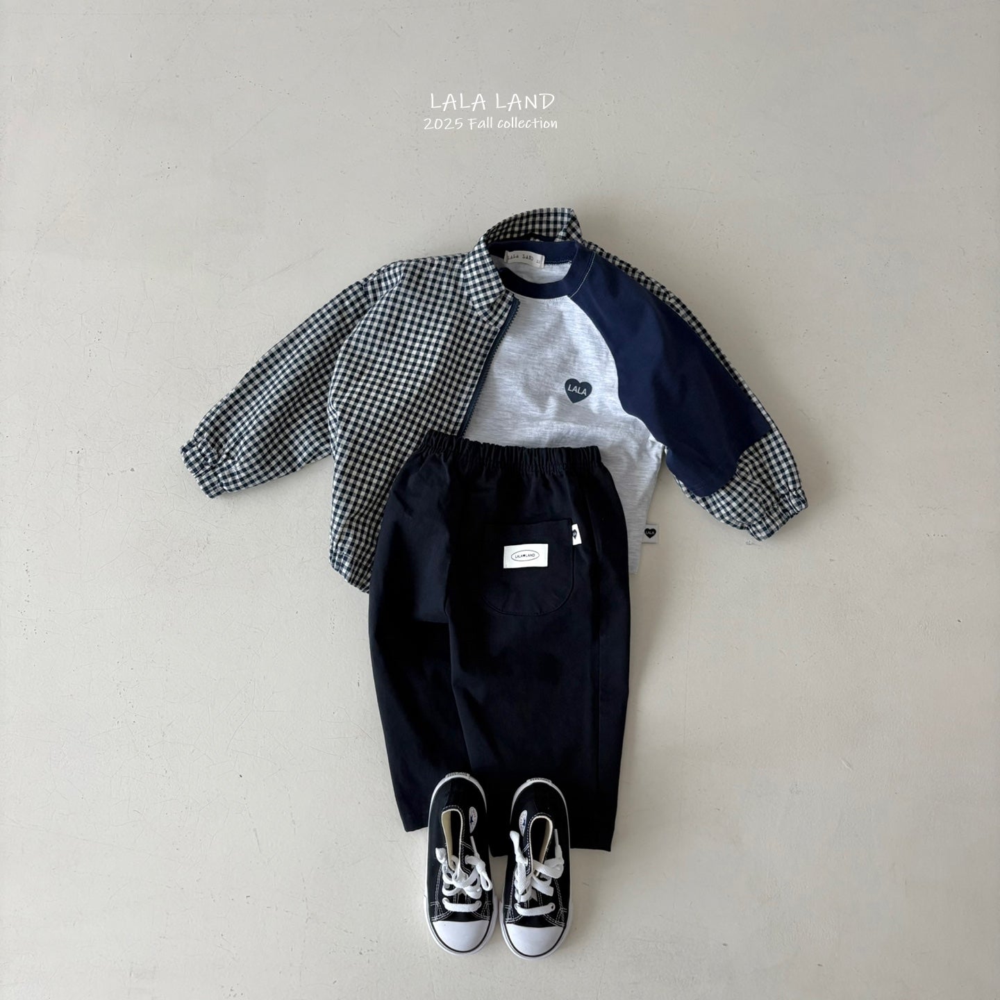 [PRE-ORDER] Heart Raglan T-Shirts