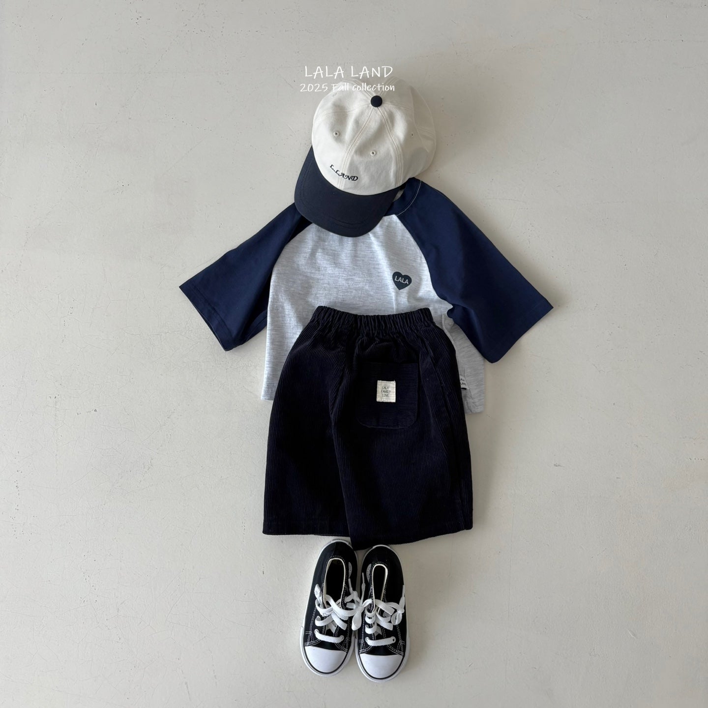 [PRE-ORDER] Heart Raglan T-Shirts