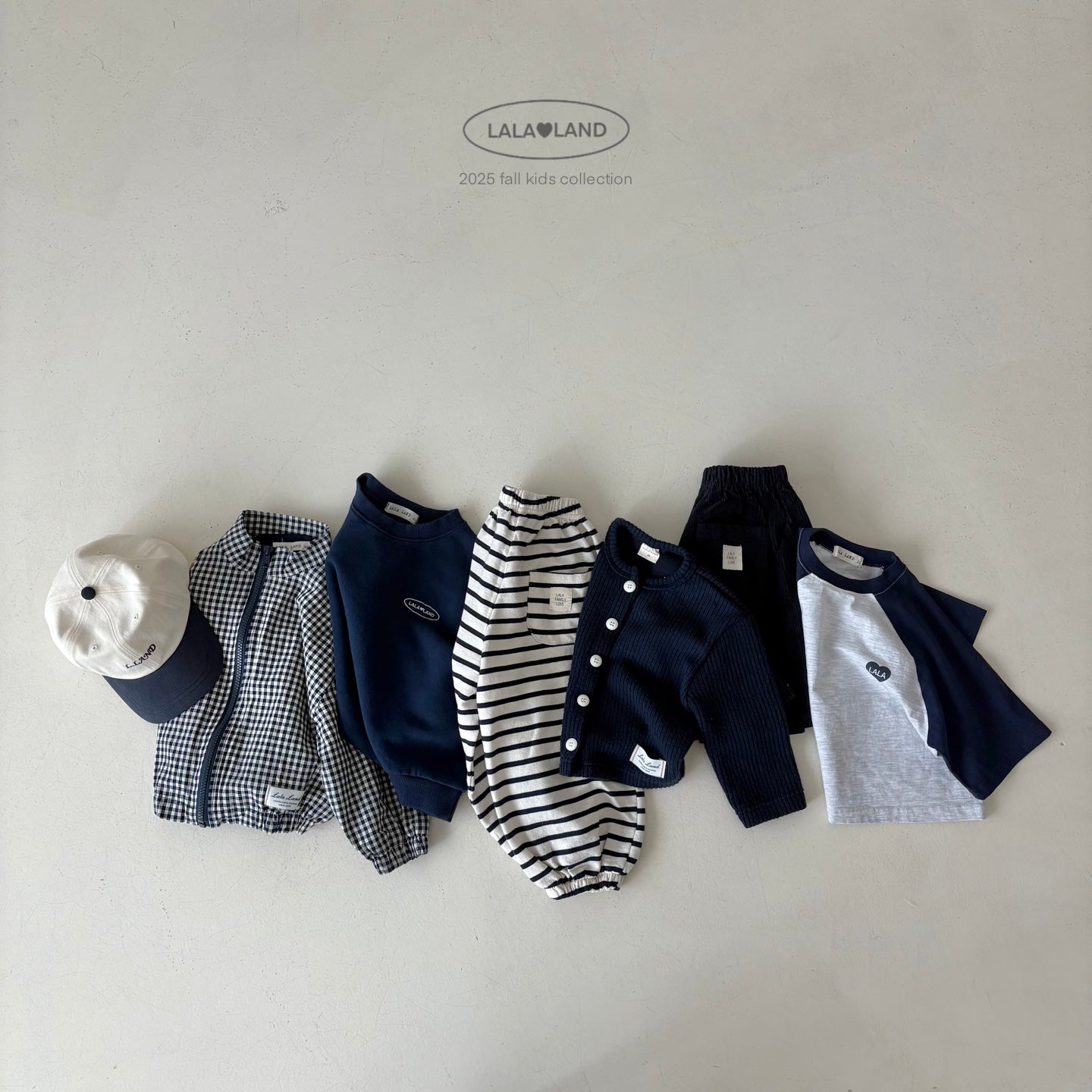 [PRE-ORDER] Heart Raglan T-Shirts