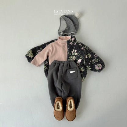 [PRE-ORDER] Loose Fit Chewy Turtleneck T-Shirts