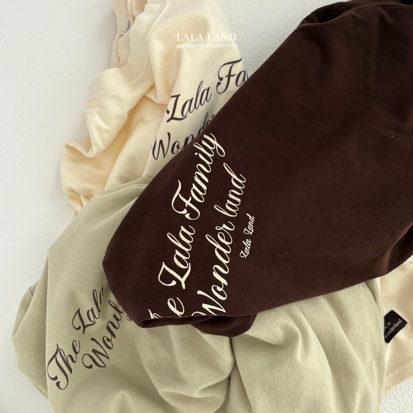 [PRE-ORDER] Lala Family T-Shirts (Mom Couple)