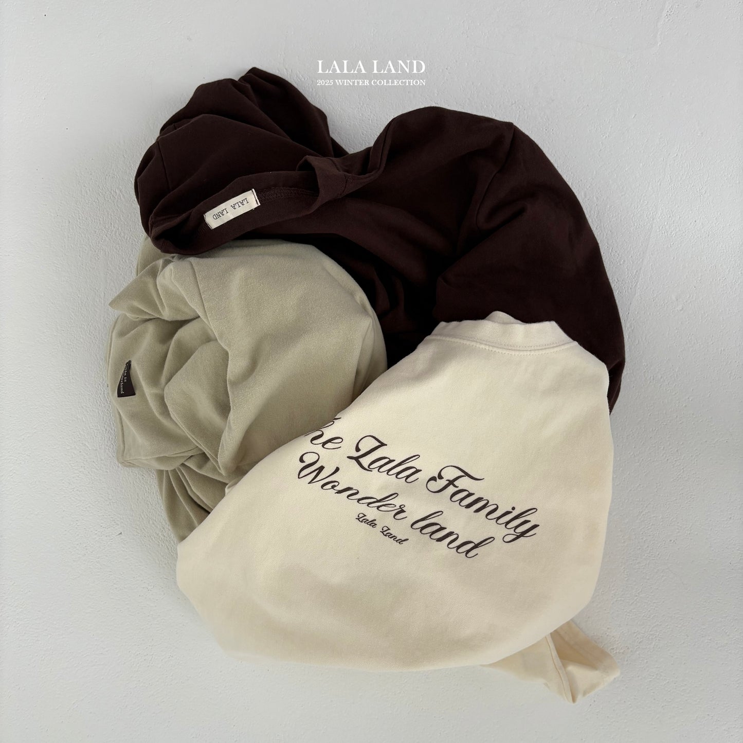 [PRE-ORDER] Lala Family T-Shirts (Mom Couple)