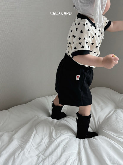 [PRE-ORDER] Heart Dot T-Shirts