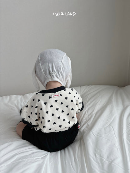[PRE-ORDER] Heart Dot T-Shirts