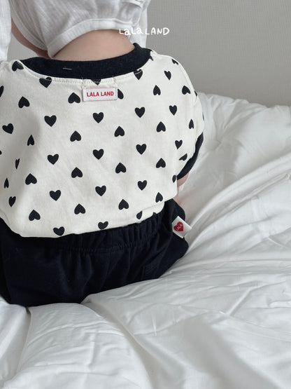 [PRE-ORDER] Heart Dot T-Shirts