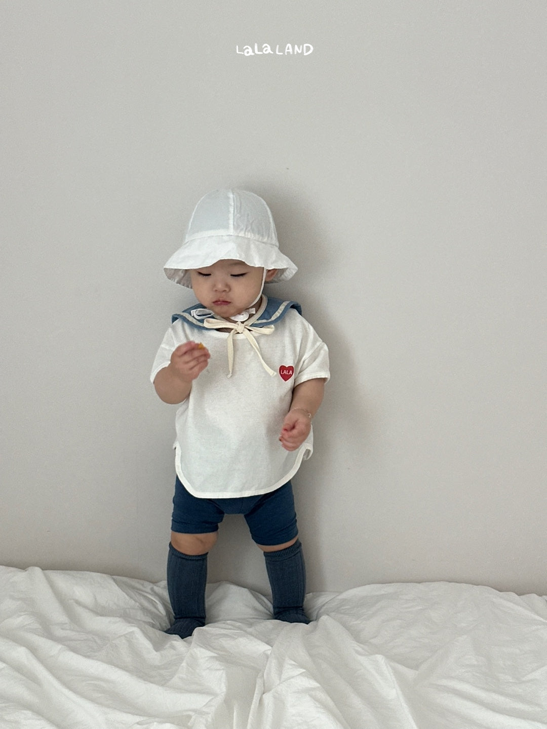 [PRE-ORDER] Heart Binding Baby T-Shirts