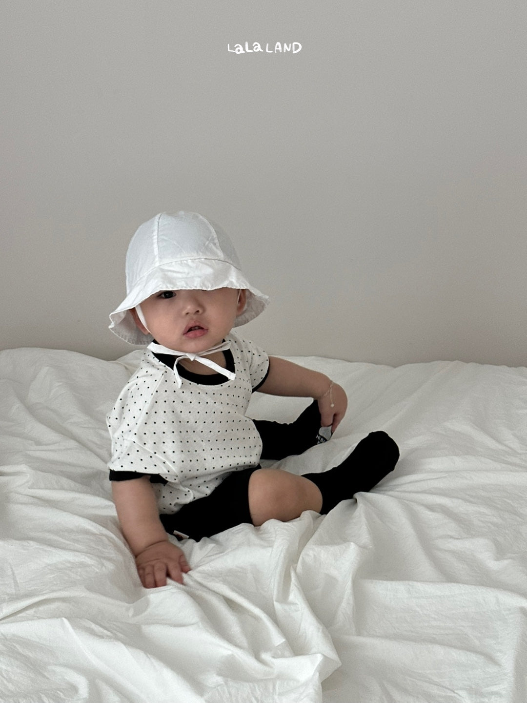 [PRE-ORDER] Heart Dot T-Shirts