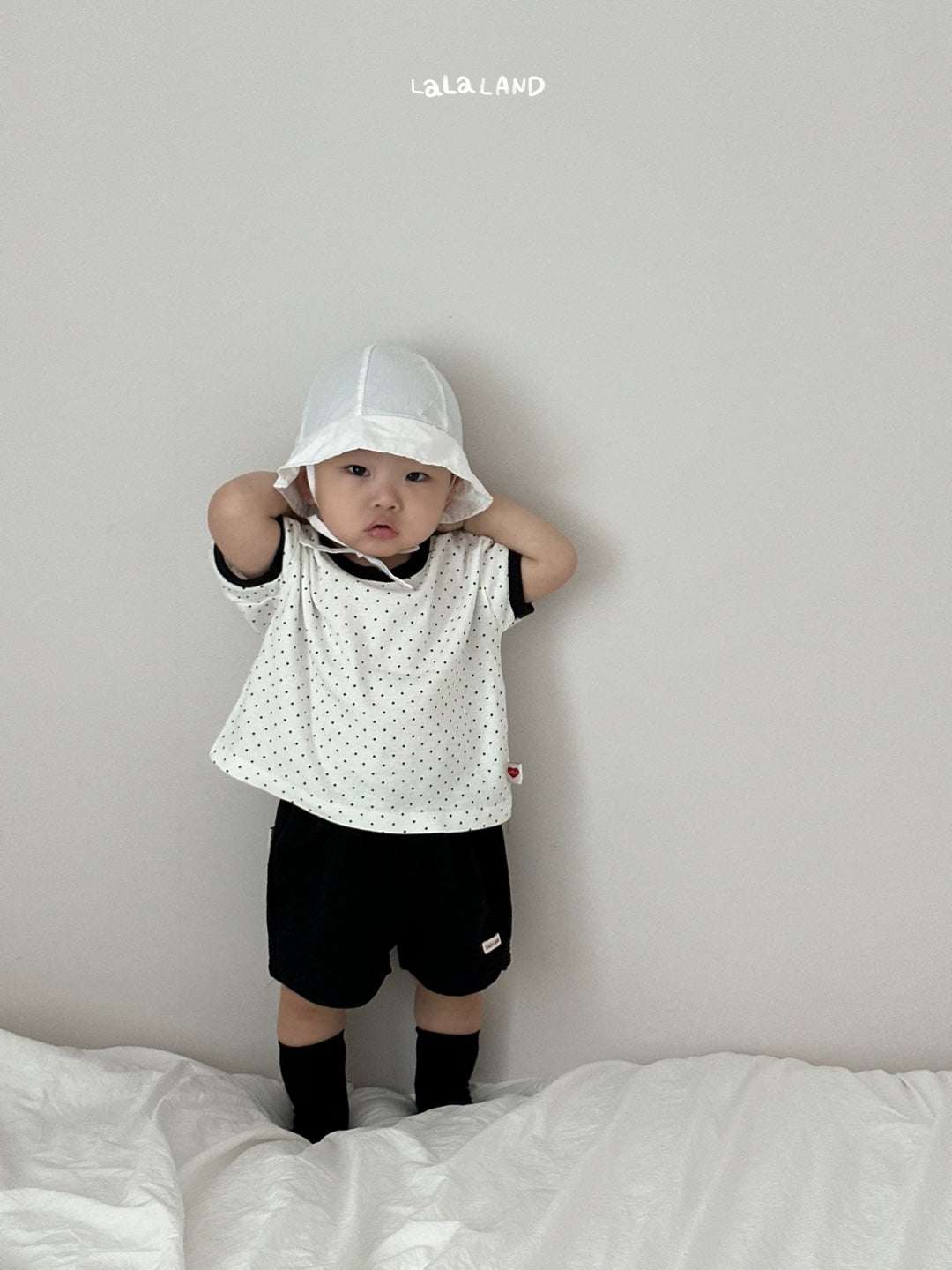 [PRE-ORDER] Heart Dot T-Shirts