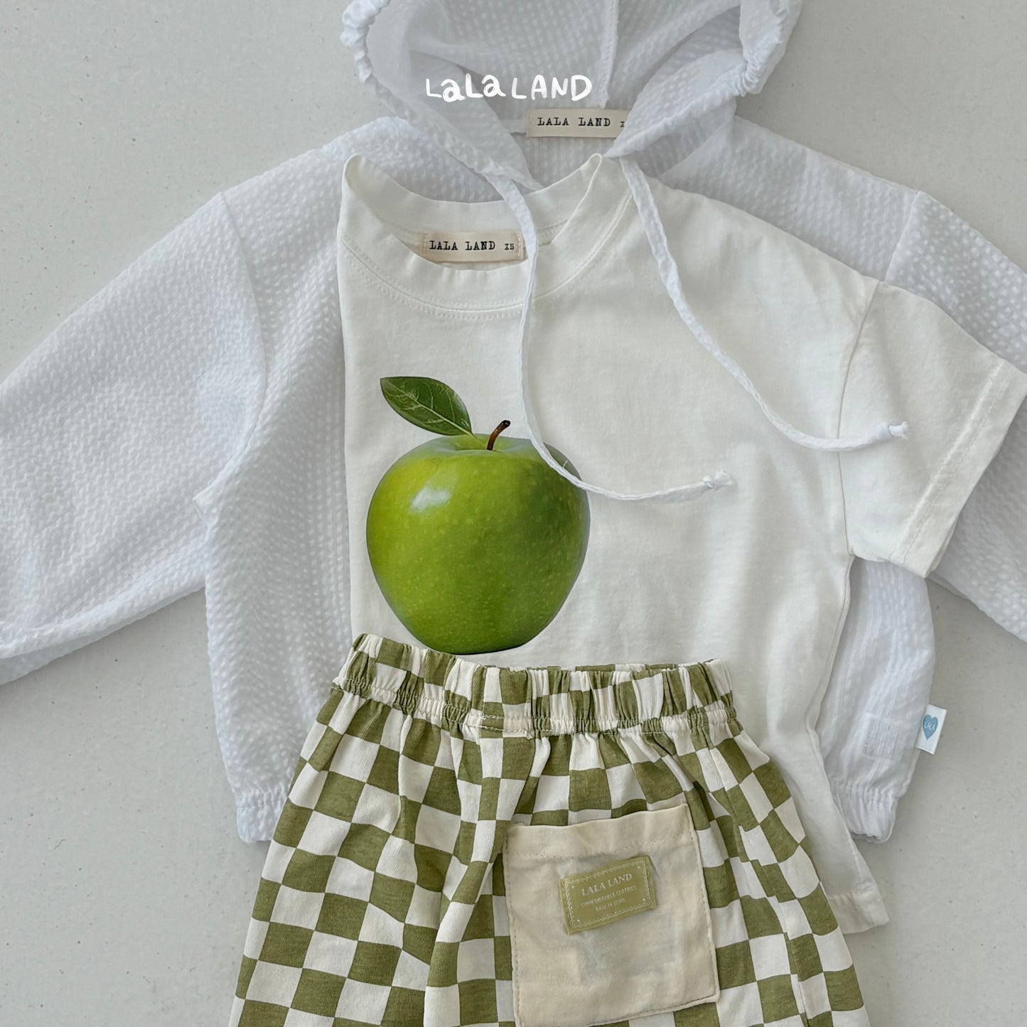 [PRE-ORDER] Berry Apple T-Shirts (Mom & Dad Couple)