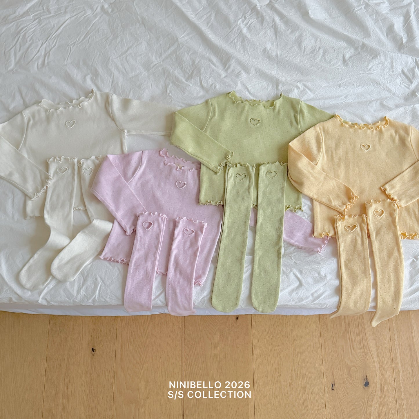 [PRE-ORDER] Eyelet Knee Socks