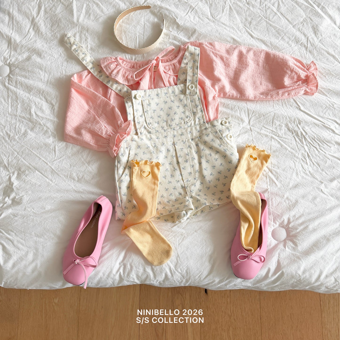 [PRE-ORDER] Eyelet Knee Socks