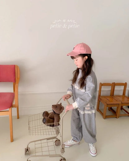 [PRE-ORDER] Vera Half Zip Sweatshirts