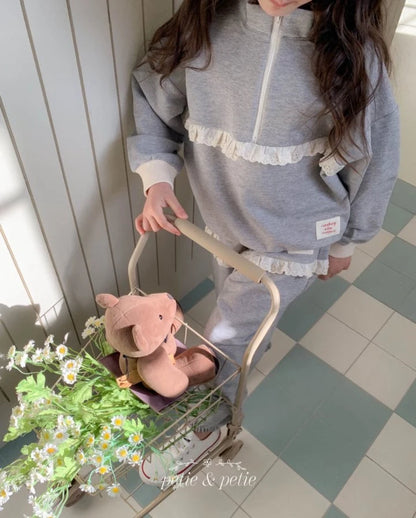 [PRE-ORDER] Vera Half Zip Sweatshirts