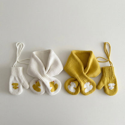 [PRE-ORDER] Duck Bucket Mittens & Muffler