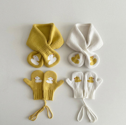 [PRE-ORDER] Duck Bucket Mittens & Muffler