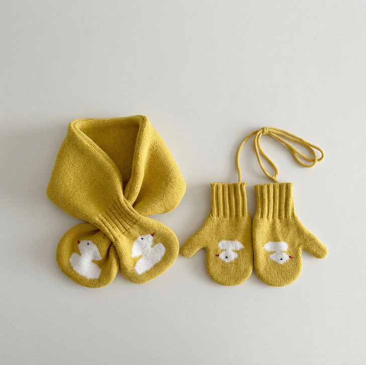 [PRE-ORDER] Duck Bucket Mittens & Muffler