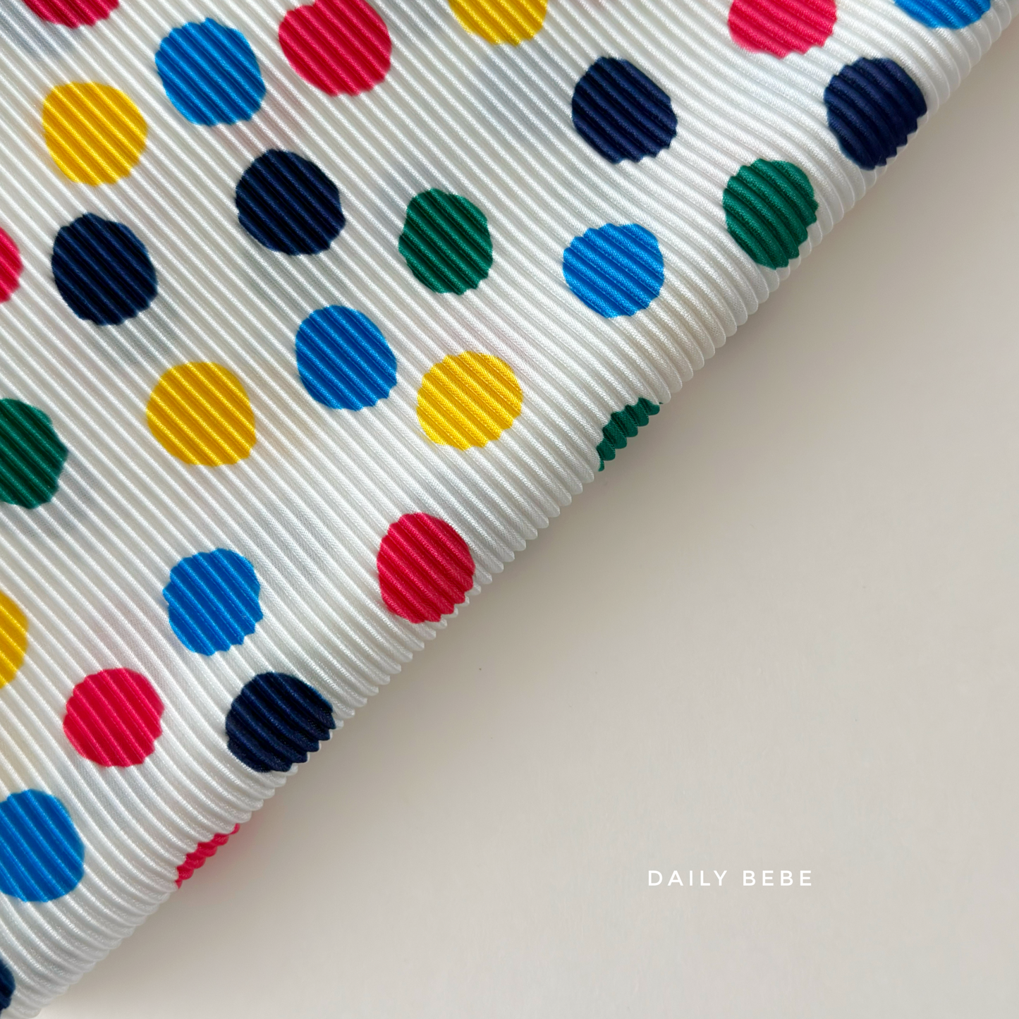 [PRE-ORDER] Color Block Pleats Top Bototm Set