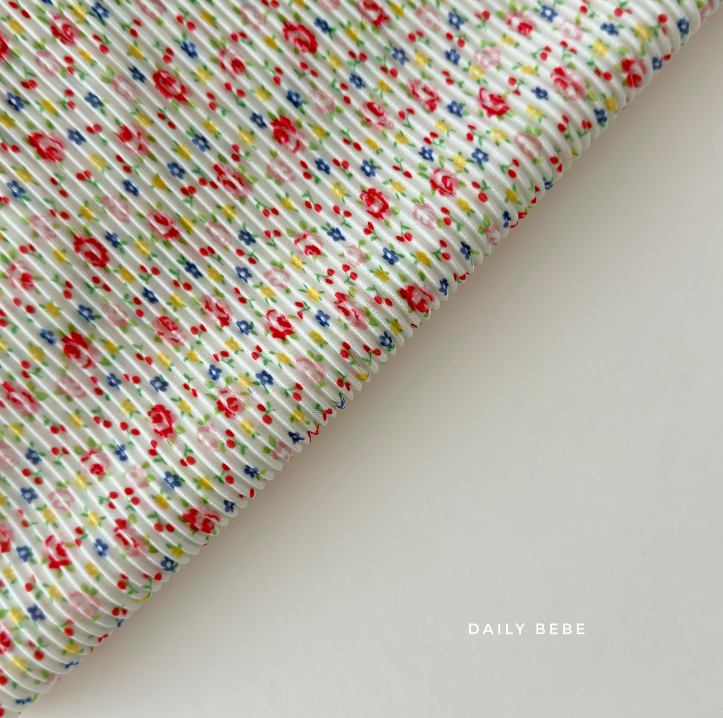 [PRE-ORDER] Color Block Pleats Top Bototm Set