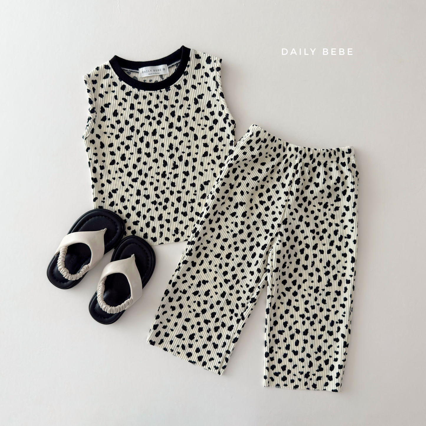 [PRE-ORDER] Color Block Pleats Top Bototm Set