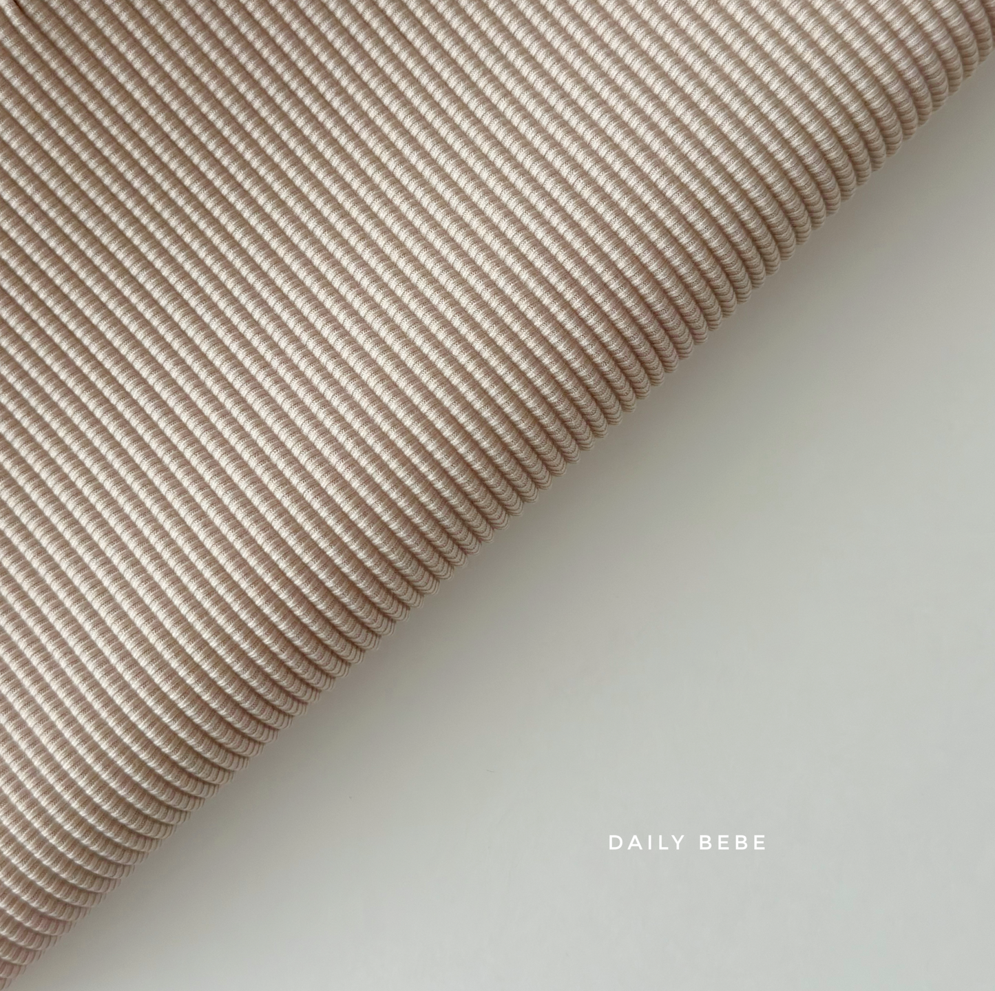 [PRE-ORDER] Color Block Pleats Top Bototm Set