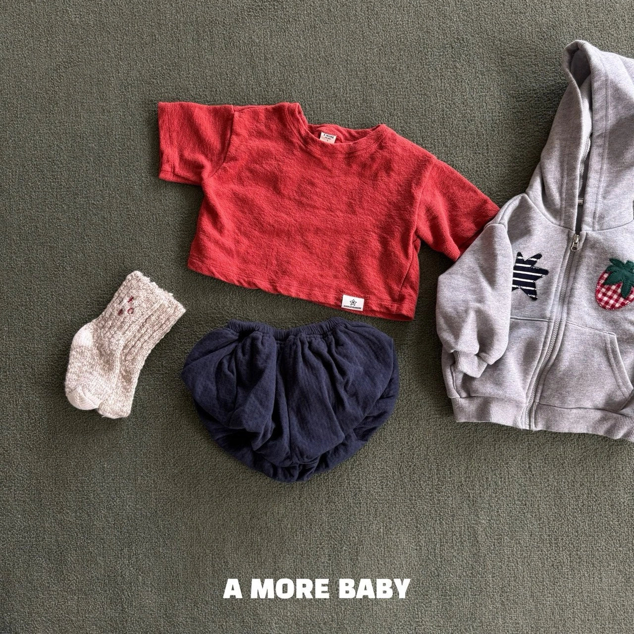 [PRE-ORDER] Strawberry Star Hoodie Jacket