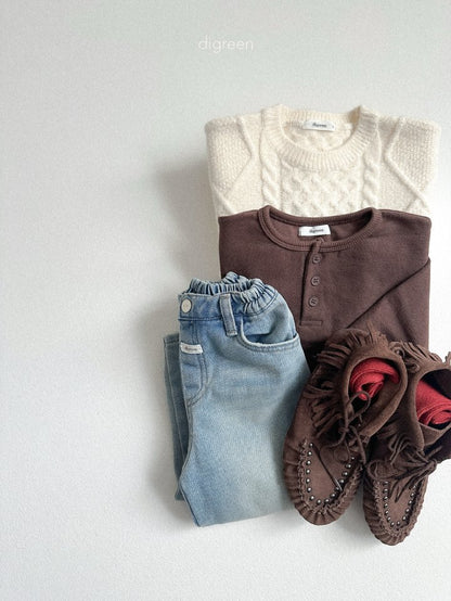 [PRE-ORDER] Button T-Shirts