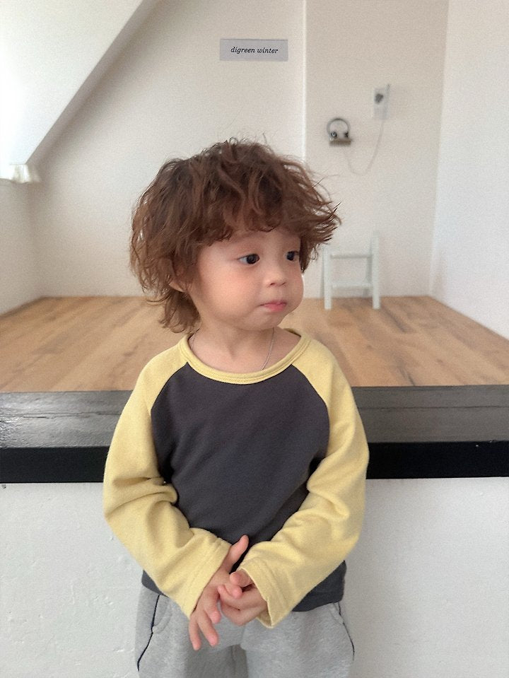 [PRE-ORDER] Raglan T-Shirts