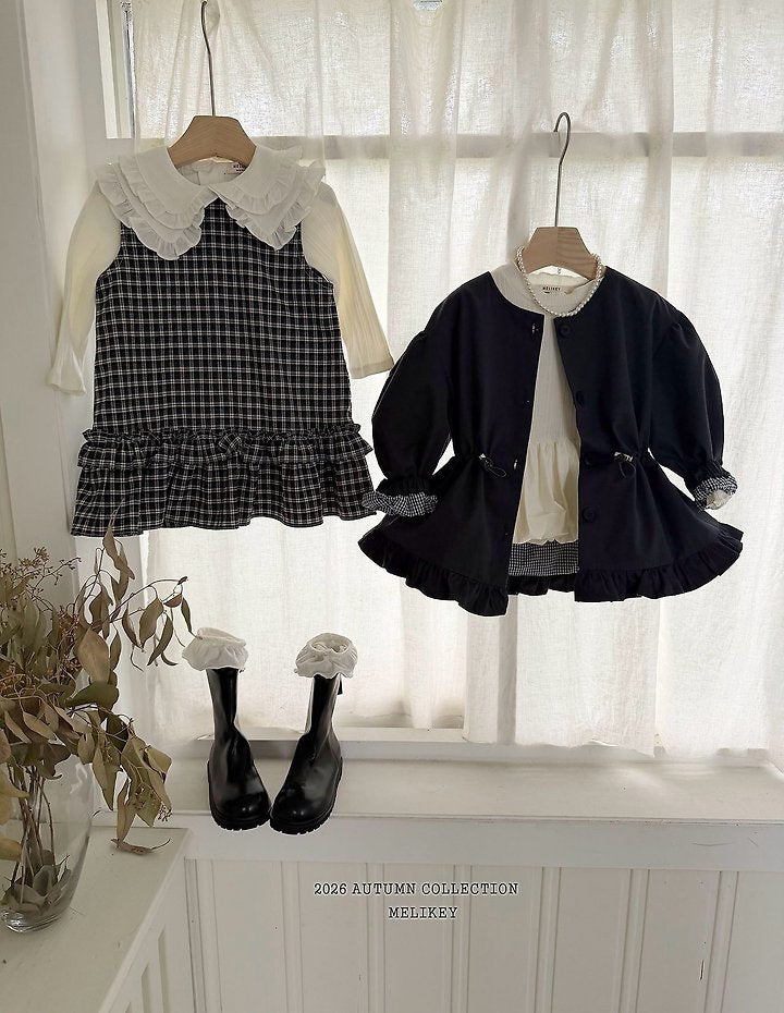 [PRE-ORDER] Momo Frill Trench Coat