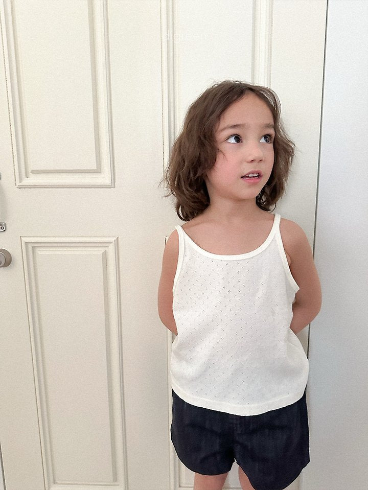 [PRE-ORDER] Eyelet Sleeveless T-Shirts