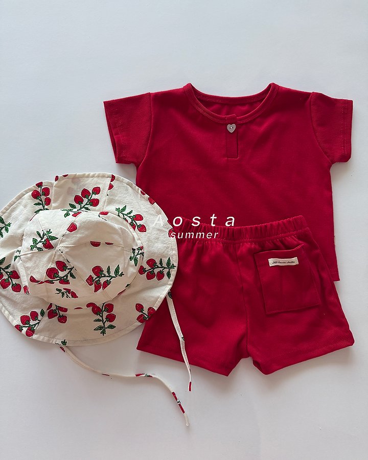 [PRE-ORDER] Heart Button T-Shirts