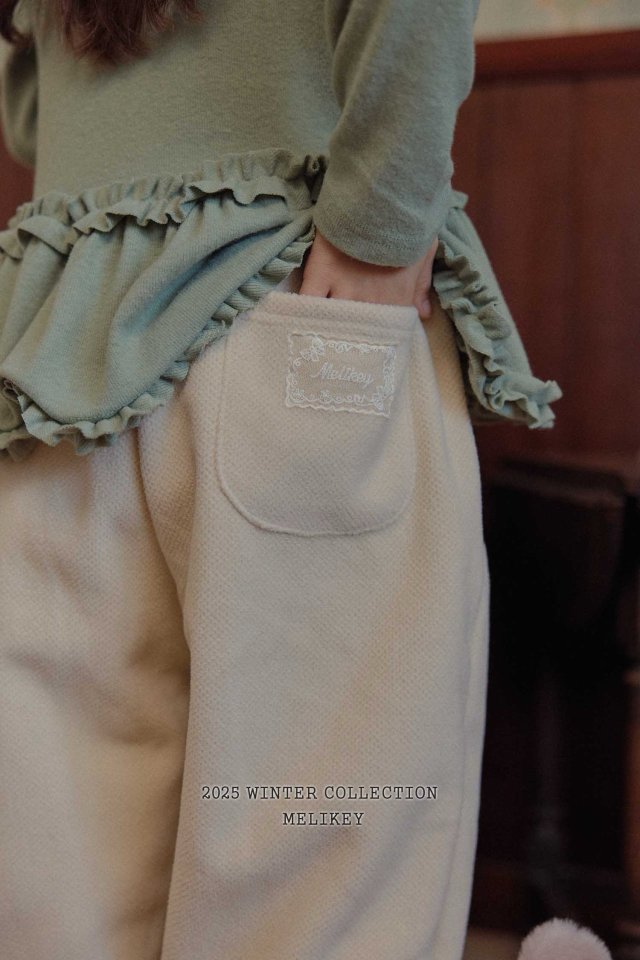 [PRE-ORDER] Label Jogger Pants