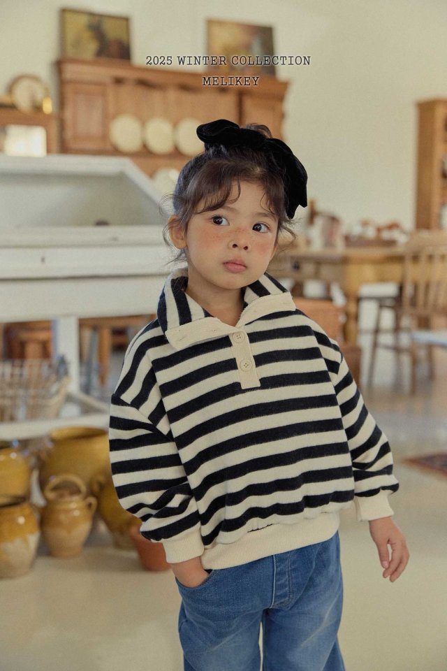 [PRE-ORDER] High Neck Button Sweatshirts