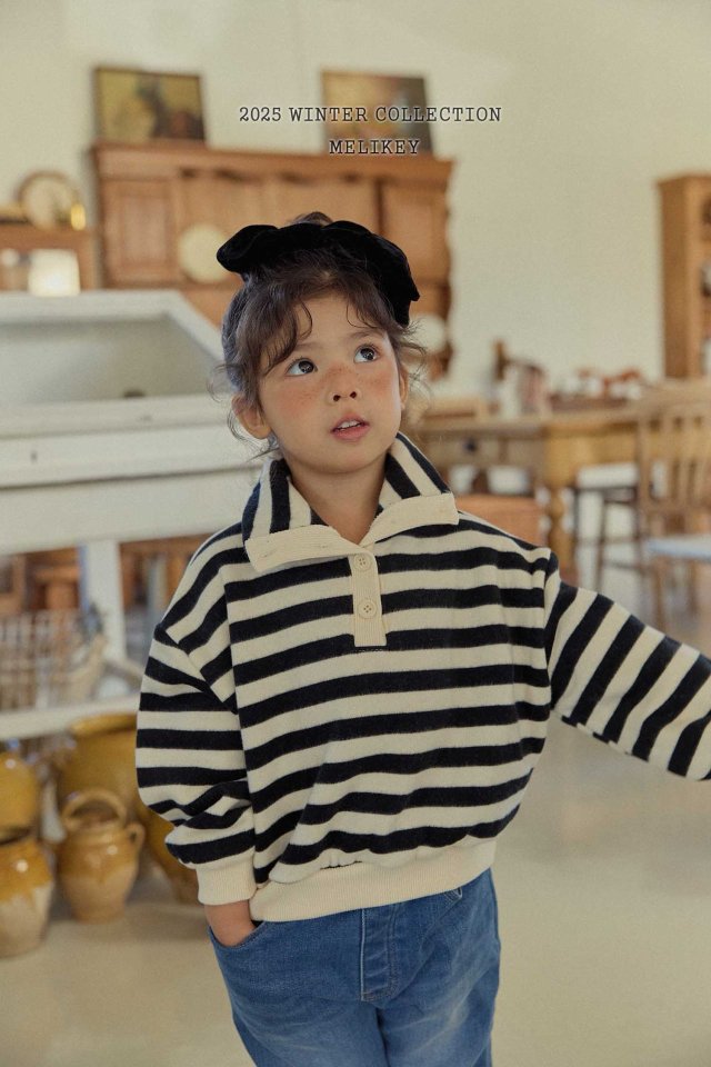 [PRE-ORDER] High Neck Button Sweatshirts