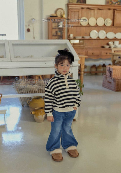 [PRE-ORDER] High Neck Button Sweatshirts