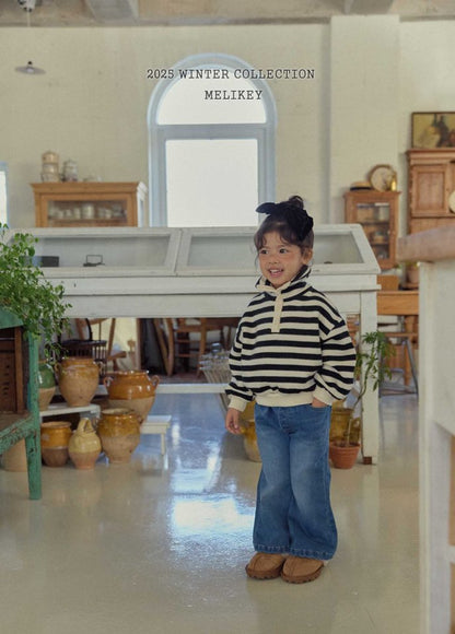 [PRE-ORDER] High Neck Button Sweatshirts