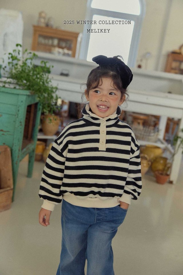 [PRE-ORDER] High Neck Button Sweatshirts