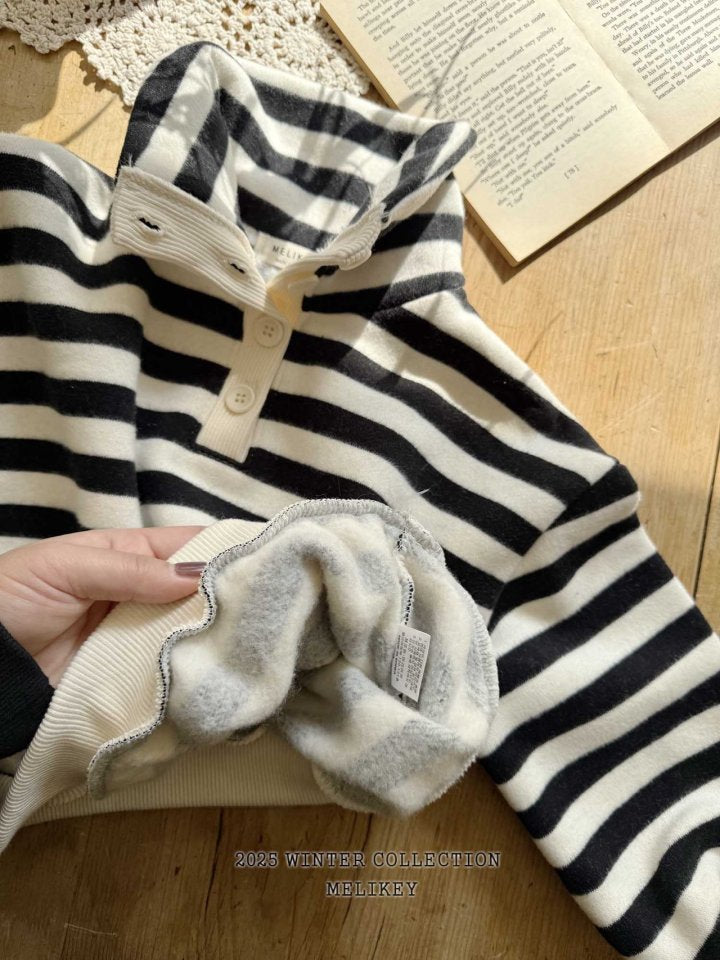 [PRE-ORDER] High Neck Button Sweatshirts