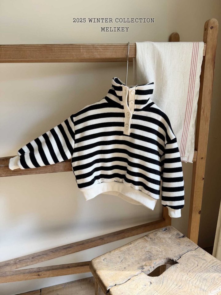 [PRE-ORDER] High Neck Button Sweatshirts