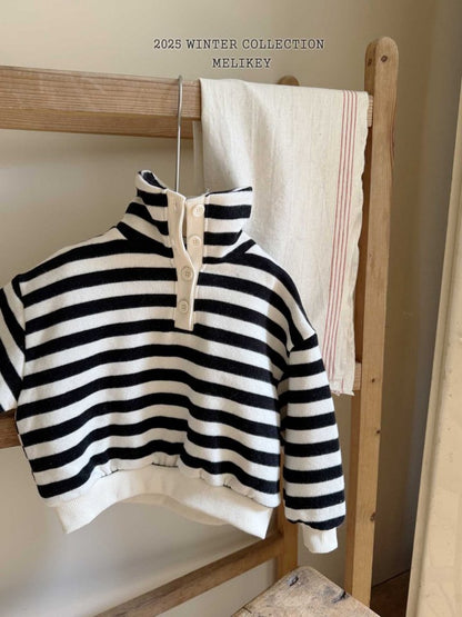 [PRE-ORDER] High Neck Button Sweatshirts